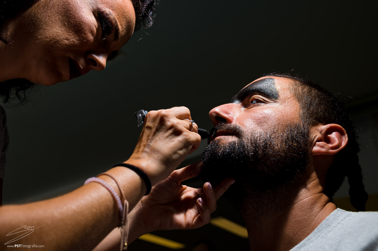 Maquillaje para los festeros del Regne de Lusitania de Alaquas