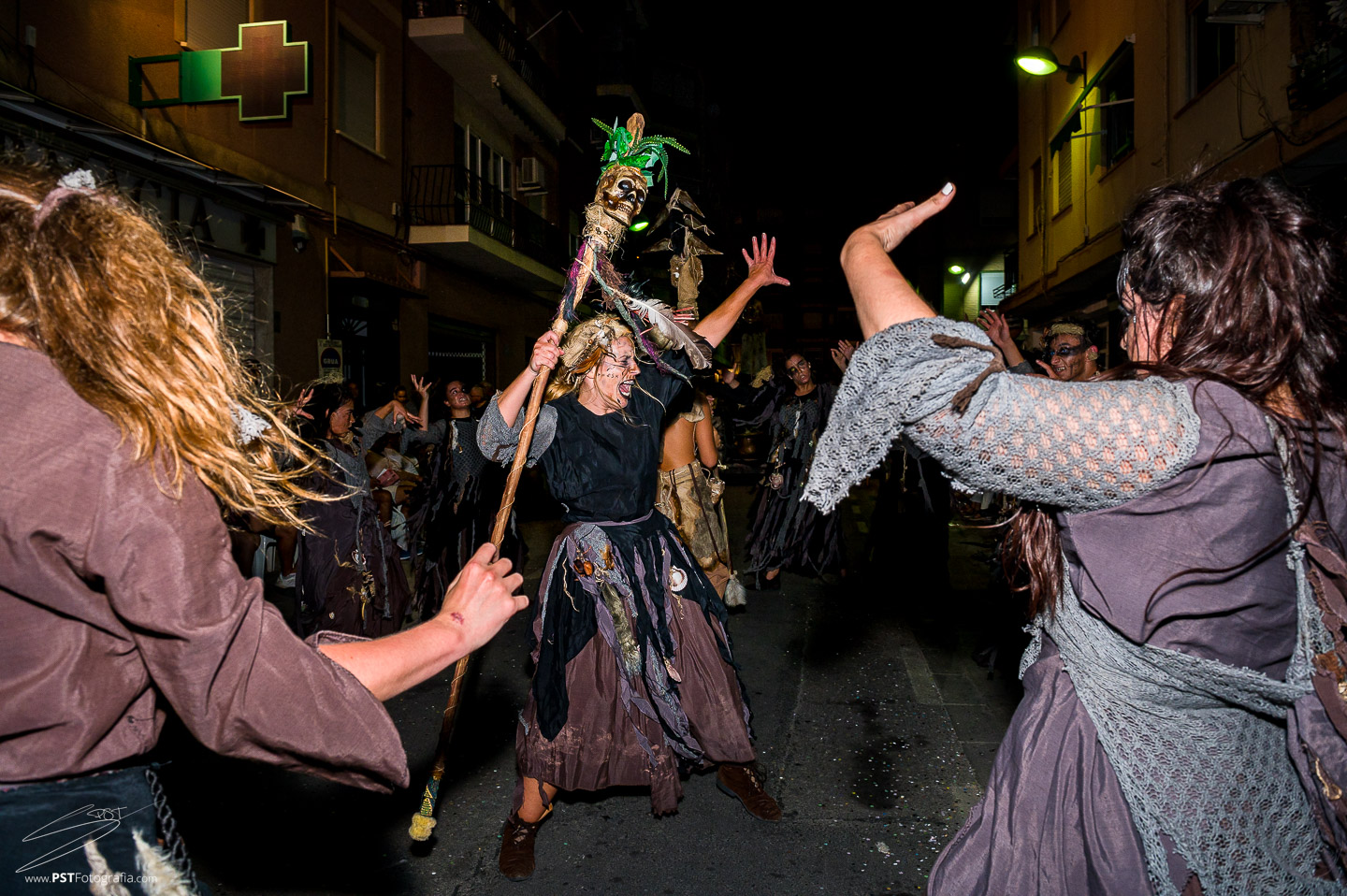 Regne de Lusitania en Alaquas, ballet dando un espectáculo en plena calle