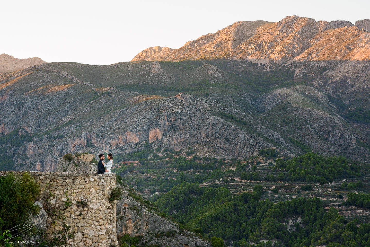 Recien casados en el Castell de Guadalest