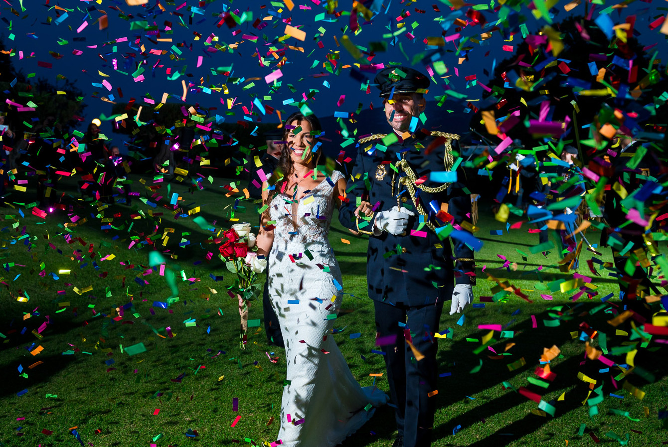 Lluvia de confeti en una boda PSTFotografia-fotografo-de-bodas-en-Alcoy