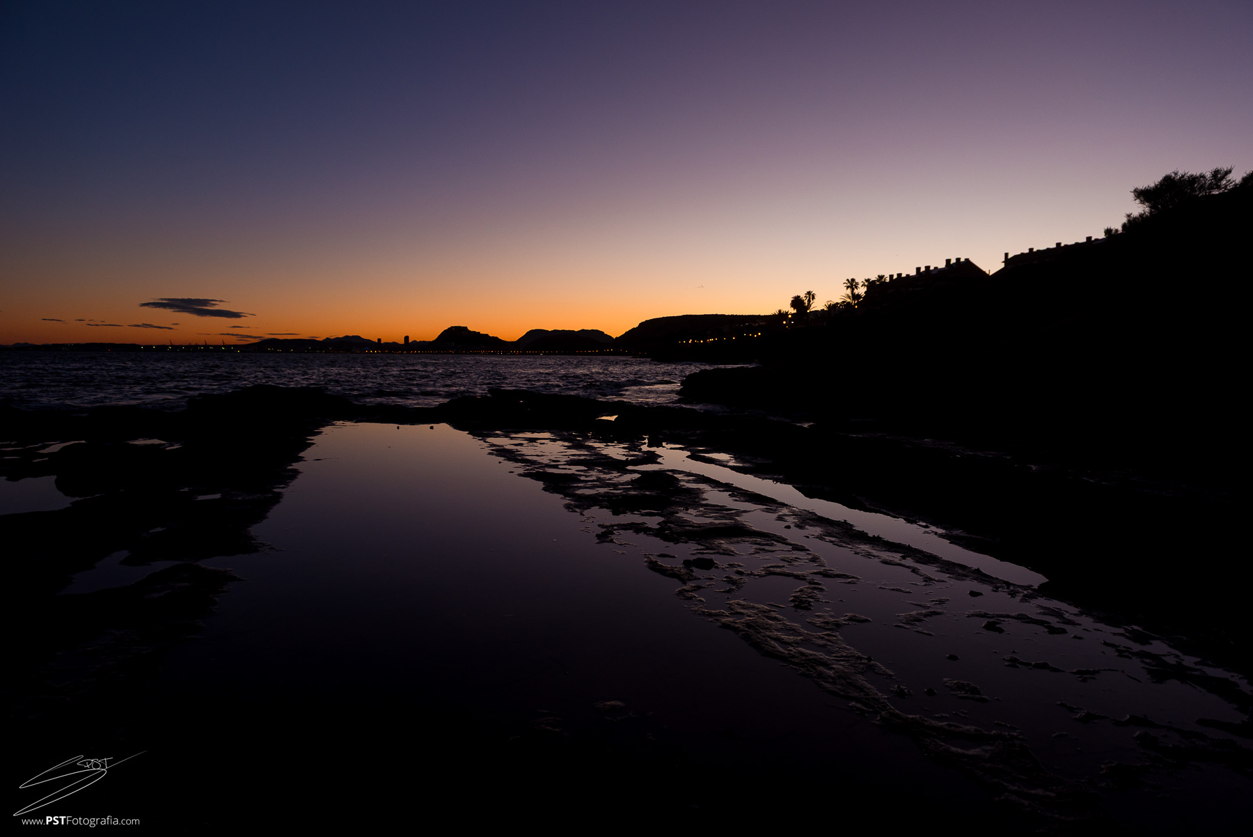 Cala Cantalar en Alicante, un lugar ideal para fotografía de Prebodas. PSTFotografía